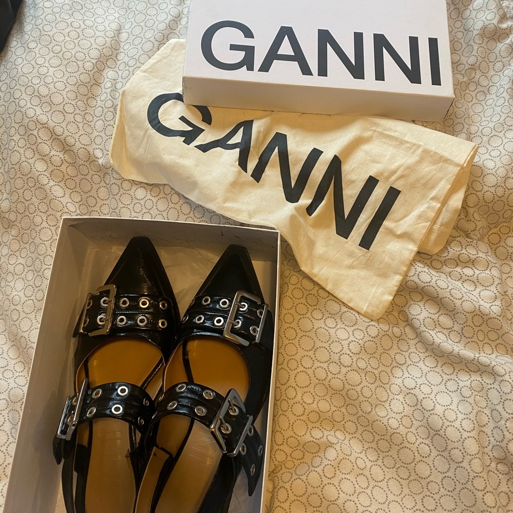 Ganni Flats - Picture 2 of 6